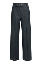Load image into Gallery viewer, YAYA - gewebte Hose mit Gürtel und leichtem Glanz in Cat Black