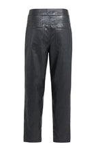 Load image into Gallery viewer, YAYA - Carrot Fit-Hose aus Lederimitat in Hole Black
