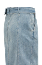 Lade das Bild in den Galerie-Viewer, YAYA - Denim-Midirock mit Gürtel und Schlitz in Mid Blue Denim