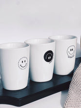 Lade das Bild in den Galerie-Viewer, Goldscherben - Becher Tasse  I  Good Vibes Only Black