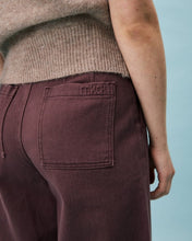 Lade das Bild in den Galerie-Viewer, FRNCH - Jeans Sauge in Aubergine