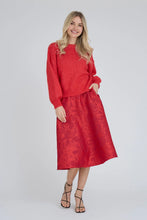 Lade das Bild in den Galerie-Viewer, A-View - Else Solid Knit Pullover - Red