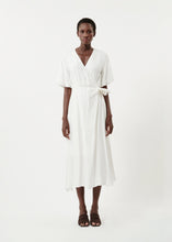 Lade das Bild in den Galerie-Viewer, FRNCH Paris - Kleid Elyana Blanc - Gr. S, M