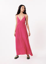 Lade das Bild in den Galerie-Viewer, FRNCH Paris - Kleid Clemy Fuchsia