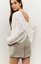 Lade das Bild in den Galerie-Viewer, YAYA - fließendes Oberteil in Knitteroptik off white