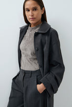 Load image into Gallery viewer, YAYA - Langmantel aus Velourslederimitat mit abnehmbarem Kragen in Hole Black