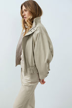 Lade das Bild in den Galerie-Viewer, YAYA - Oversize-Jacke mit Stehkragen in otter brown