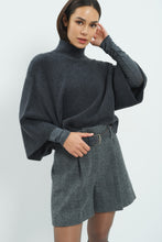 Lade das Bild in den Galerie-Viewer, YAYA - Bermudashorts aus Melangestoff mit Fischgrätmuster in Medium Grey Melange