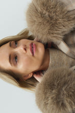 Lade das Bild in den Galerie-Viewer, YAYA - Bündchen aus Fellimitat in Otter Brown
