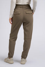 Load image into Gallery viewer, YAYA - gewebte Hose mit hohen Bund und Gürtel Falcon Brown