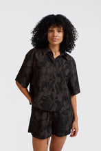 Load image into Gallery viewer, YAYA - Bluse mit Muster washed black dessin