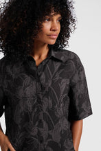 Load image into Gallery viewer, YAYA - Bluse mit Muster washed black dessin