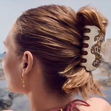 Lade das Bild in den Galerie-Viewer, Maanesten - Haarclip Cassie Oyster