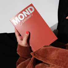 Lade das Bild in den Galerie-Viewer, Candrakala - Mondkalender 2027 in Mars Metallic