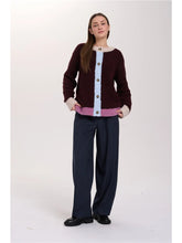 Lade das Bild in den Galerie-Viewer, 24 colors - Cardigan mit Kontrastdetails in bordeaux