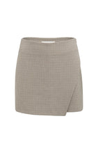 Load image into Gallery viewer, YAYA - Karierter Skort in Wickeloptik in Beige Dessin