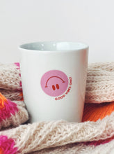 Lade das Bild in den Galerie-Viewer, Goldscherben - Becher Tasse  I  Good Vibes Only Black