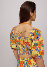 Load image into Gallery viewer, Harper & Yve - Top Stacy Banana Flower