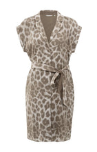 Load image into Gallery viewer, YAYA - Midikleid mit Leopardenmuster und Gürtel Milk Brown Dessin