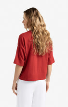 Lade das Bild in den Galerie-Viewer, YAYA - oversize Shirt aus Feinstrick Scarlet Sage Red