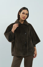 Load image into Gallery viewer, YAYA - Oversize-Wendejacke aus Fellimitat in Delicioso Brown