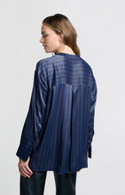 Load image into Gallery viewer, YAYA - Satinbluse mit Streifen Outer Space Blue Dessin