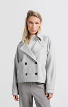 Load image into Gallery viewer, YAYA - Kurze Jacke mit glänzenden Steppdetails
