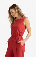Load image into Gallery viewer, YAYA - Jumpsuit mit Kordeldetails Scarlet Sage red