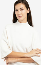Lade das Bild in den Galerie-Viewer, YAYA - Pullover mit 3/4-Ärmeln und Stehkragen in Snowfall White Melange