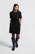 Load image into Gallery viewer, YAYA - schwarzes Tweed Kleid mit Gürtel