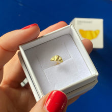 Load image into Gallery viewer, LULU Copenhagen - Earring Croissant gold brushed