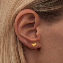 Load image into Gallery viewer, LULU Copenhagen - Earring Croissant gold brushed