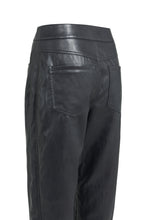 Load image into Gallery viewer, YAYA - Carrot Fit-Hose aus Lederimitat in Hole Black
