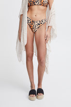 Load image into Gallery viewer, ICHI - Bikini Panties Janna Leo Coral
