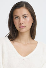 Lade das Bild in den Galerie-Viewer, ICHI - Strickpullover Dabria in Cloud Dancer
