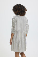 Load image into Gallery viewer, ICHI - Kleid Marrakech in Totale Eclipse Stripe
