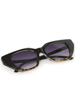 Lade das Bild in den Galerie-Viewer, ICHI - Sonnenbrille Sofia in Black
