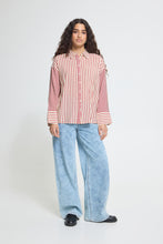 Load image into Gallery viewer, ICHI - Bluse Louri in  Rhododendron/White Stripe
