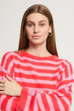 Lade das Bild in den Galerie-Viewer, ICHI - Strickpulli Blush mit Streifen Rosa Rot
