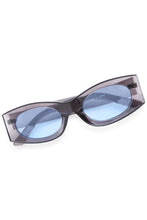 Lade das Bild in den Galerie-Viewer, ICHI - Sonnenbrille Sally in Dark Gull Gray
