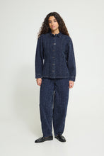 Lade das Bild in den Galerie-Viewer, ICHI  - Jeans Bluse Salia in Dark Blue Broken Denim
