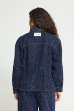 Lade das Bild in den Galerie-Viewer, ICHI  - Jeans Bluse Salia in Dark Blue Broken Denim
