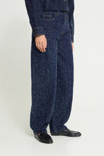 Lade das Bild in den Galerie-Viewer, ICHI - Barrel Jeans Salia in Dark Blue Broken Denim
