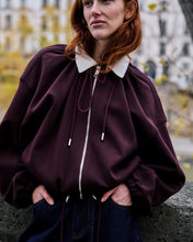 Lade das Bild in den Galerie-Viewer, FRNCH - Jacke Shosha in Bordeaux
