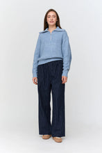 Lade das Bild in den Galerie-Viewer, 24colors - Hose aus Wollstoff dunkelblau Nadelstreifen

