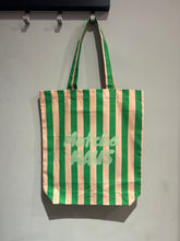 Lade das Bild in den Galerie-Viewer, Love Gang goes Matcha Maus - Streifen Beutel – Baumwoll Tote Bag in Grün &amp; Rosé
