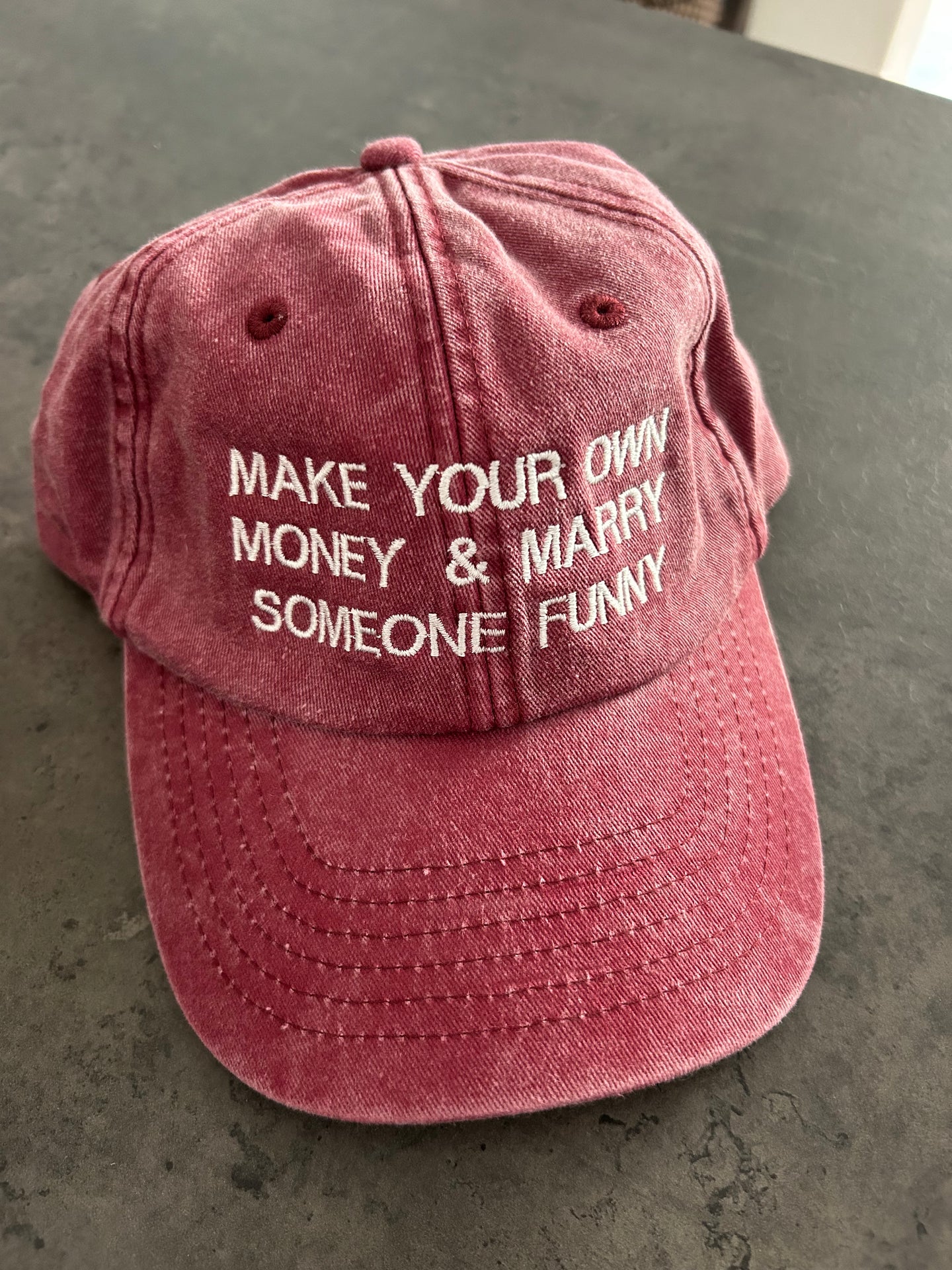 Love Gang - Cap Make your own Money Bordeaux Jeans