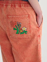 Lade das Bild in den Galerie-Viewer, BOBO Choses - Jeans -washed relaxed fit orange
