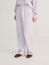 Lade das Bild in den Galerie-Viewer, BOBO Choses - Pace Joggpants in lavender
