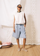 Load image into Gallery viewer, FRNCH - Bermuda Gaspare in Bleu Jean
